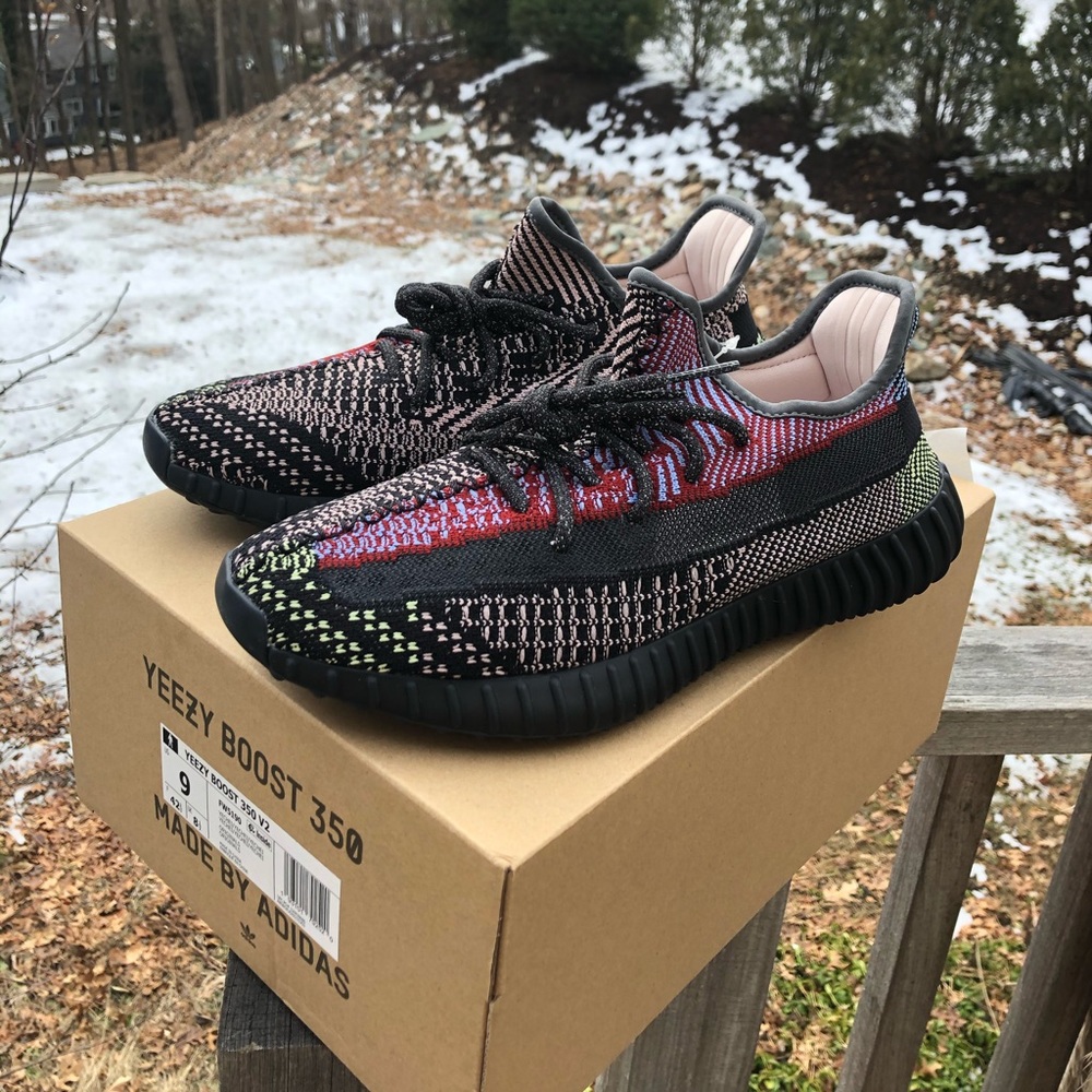 Yeezy yecheil size 9